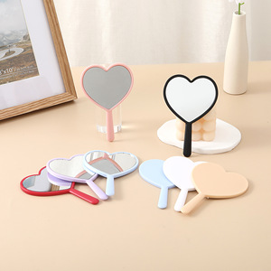 Miroir portable créatif en forme de cœur avec poignée, idéal pour le maquillage, la publicité et les cadeaux promotionnels (vente en gros) - Product Image 4