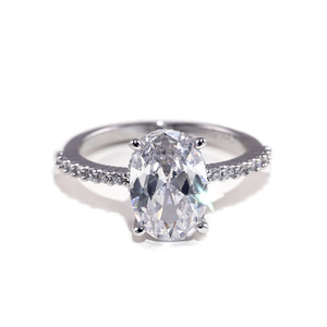 Anello dal Design Classico, Anello Semplice da Dito per Donne - Product Image 1