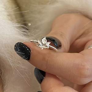 Bague ouverte en argent pur S925 Wenchi, incrustation feuille d'érable, design minimaliste de luxe, polyvalente pour femme, modèle 22580 - Product Image 5