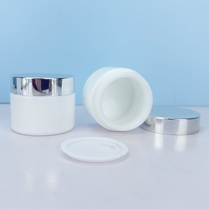 Botella de Vidrio Sólido Opal Blanco con Gotero y Anillo Plateado de 10ml, 15ml, 30ml, 1 oz, 50ml, 100ml para Envasado de Suero, Aceite Esencial y CBD - Product Image 4