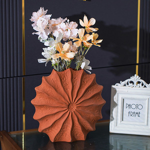 Jarrón de cerámica nórdico creativo, adornos de terracota de lujo, flor seca hidropónica Simple, decoración de Hotel para el hogar, cerámica roja - Product Image 4