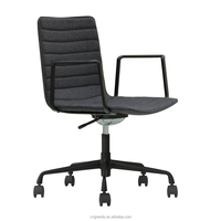 Chaises de bureau pivotantes en aluminium avec accoudoirs rotatifs, pieds et mécanismes hydrauliques à gaz - Design moderne et confortable pour le bureau
