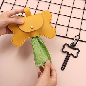 Porta Bolsas para Excrementos de Perro en Forma de Hueso, de Cuero Sintético Impermeable, con Mosquetón, Dispensador Portátil de Desechos para Correa, para Actividades con Mascotas - Product Image 5