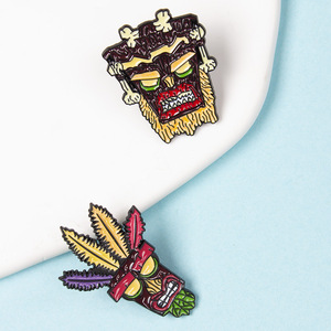 Venta al por Mayor de Regalos Promocionales, Insignias Metálicas, Pines de Solapa Personalizados, Máscara de Aku Aku <span class=keywords><strong>Crash</strong></span> <span class=keywords><strong>Bandicoot</strong></span>, Forma Irregular, Pin de Esmalte Suave de Moda - Product Image 5