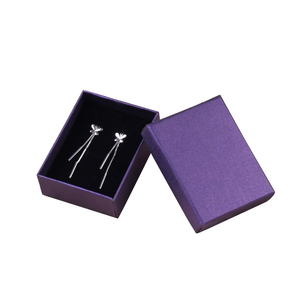 定制复古牛皮纸硬质方形盒子，磁性闭合，用于珠宝包装，可回收材料，小吊坠戒指盒 - Product Image 4