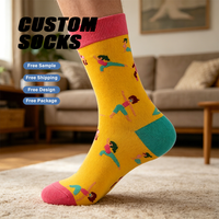Serene Yoga-Posen-Figuren-Illustration Achtsames Wellness-Design Flachgestrickte Funky Crew Socken