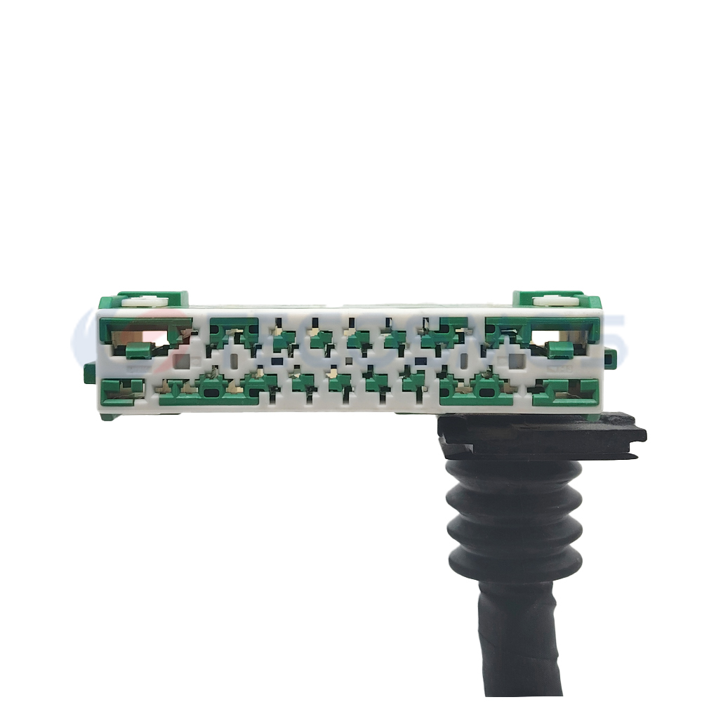 Car Fuse Box Plug, Green Wire Harness Connector Plug, Waterproof Shell Suitable for Buick 40 Pin Female CT40-0008M