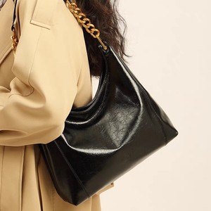 Wholesale Custom Premium Large Capacity <b>Soft</b> <b>Leather</b> Tote <b>Bag</b> Ladies Chain Hobo Hand <b>Bags</b> for Women - Product Image 4