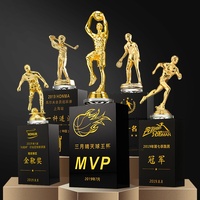 Trofeos de Baloncesto de Metal Electrochapado para MVP y Competiciones - Serie 5 de Estatuas Doradas con Grabado Personalizado para Ceremonias de Premiación Deportiva