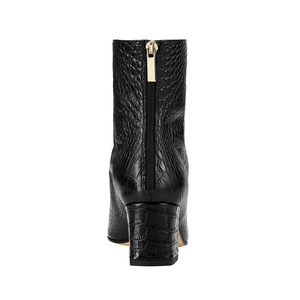 Punta tonda <span class=keywords><strong>tacco</strong></span> <span class=keywords><strong>medio</strong></span> 7.5cm altezza Design realizzato con <span class=keywords><strong>stivaletti</strong></span> da donna in pelle nera - Product Image 3