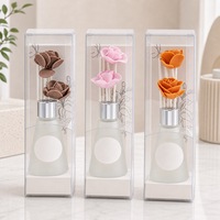 Diffuseur de parfum d'ambiance longue durée 50 ml avec bâtonnets en rotin, formule sans alcool, motif fleur de rose, coffret cadeau transparent
