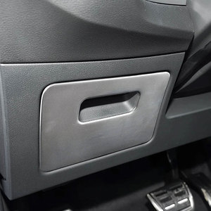 Accessoires d'intérieur automobile en acier inoxydable OEM pour 2019 <span class=keywords><strong>Audi</strong></span> <span class=keywords><strong>Q3</strong></span> Cab Storage Box Panel Decorative Sequins - Product Image 5