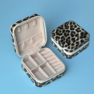 Boîte de rangement pour bijoux EVERWIN à imprimé léopard, carrée, avec fermeture à glissière, style élégant pour le rangement des bijoux - Product Image 4
