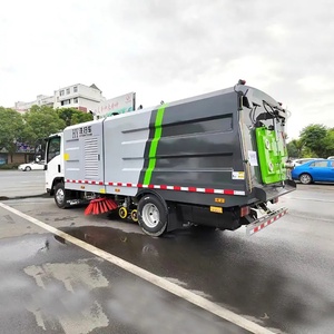 Camión barredor de calles ISUZU 4x2 de 5 m³ con rociador de agua y succión de aguas residuales a la venta en China - Product Image 4