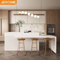 Meuble de rangement moderne personnalisé Jerome, armoire de cuisine avec îlot extensible à motif marbre, table de bar et ensemble de chaises