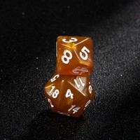 Ensemble de 7 dés polyédriques en acrylique avec des chiffres blancs, motif tourbillon ambre perlé, pour D&D et jeux de rôle