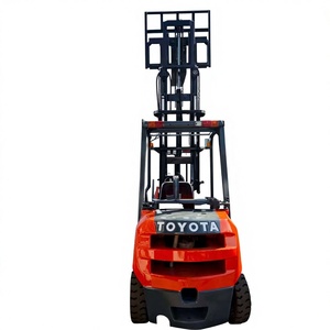 Montacargas Toyota LPG de 3 Toneladas Usado, Montacargas de Gasolina con Mástiles de Tres Secciones en Buen Estado - Product Image 1