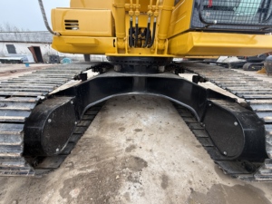 รถขุดไฮดรอลิกแบบตีนตะขาบ Komatsu PC200/PC300/PC400 ขนาด 20 ตัน ประสิทธิภาพดี มือสอง สภาพดี เครื่องยนต์ เกียร์ และมอเตอร์เดิมจากโรงงาน ได้มาตรฐาน EPA - Product Image 4