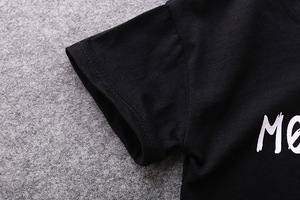 Conjuntos Deportivos Casuales de Alta Calidad para Niños, Incluyen Camisa Blanca Escolar y Jeans de Mezclilla para Niño con Estampado de Letras - Product Image 4