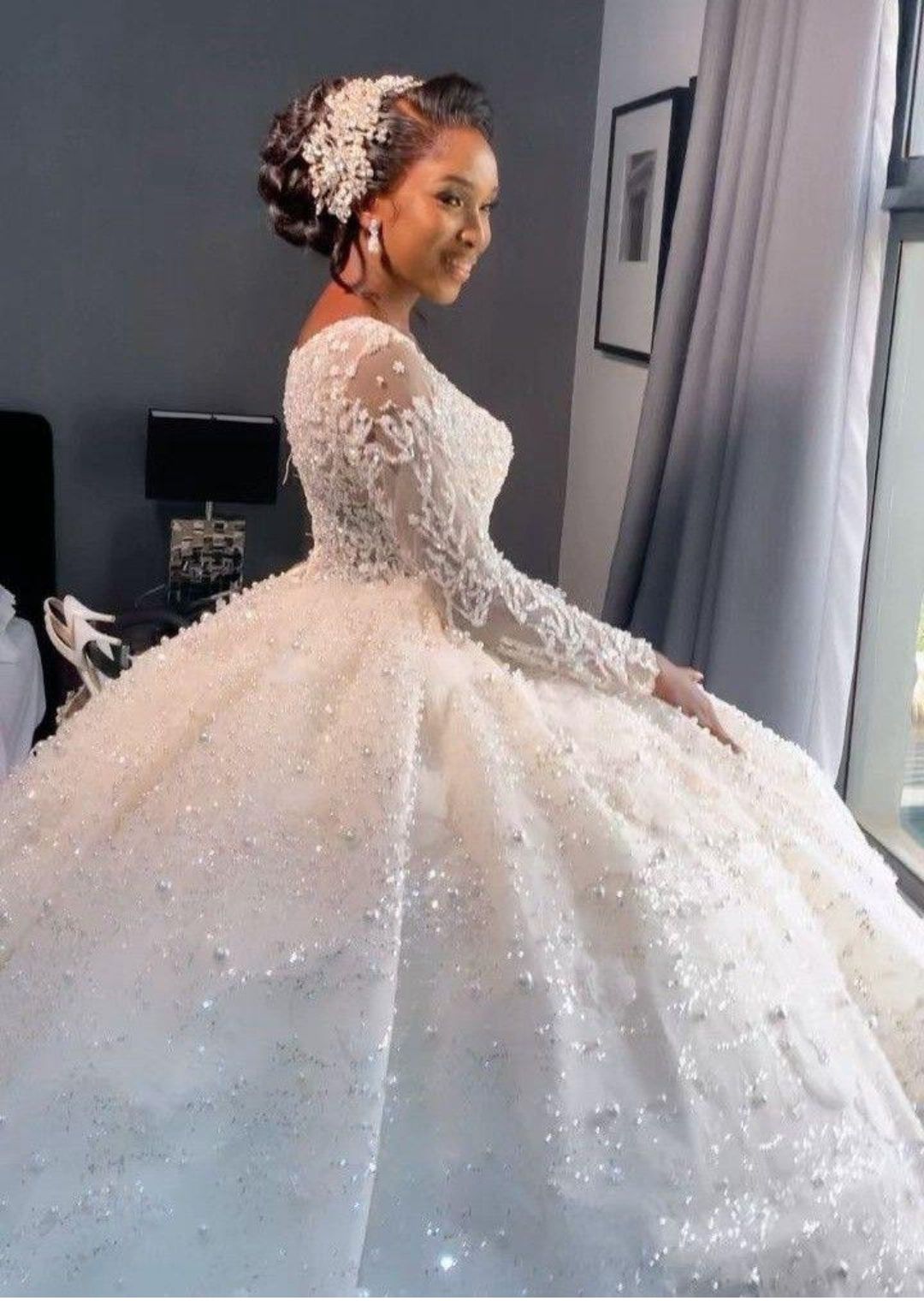 Stunning Princess Long Sleeves Bridal Gowns Sequin Vestido De Noiva 2026  White Arabic Shiny Ball Gown Wedding Dresses MW650| Alibaba.com