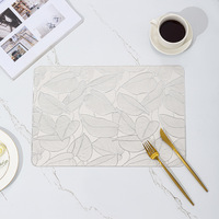 Napperons créatifs à motif pivoine, style nordique, pour table à manger, sous-verres décoratifs dorés, tapis imperméables en PVC pour la maison