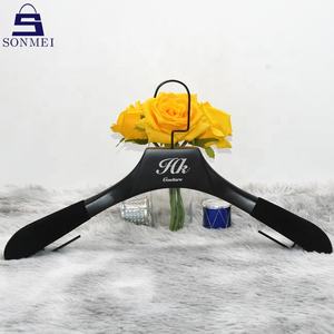 Gancho inferior <span class=keywords><strong>de</strong></span> ropa <span class=keywords><strong>para</strong></span> tirantes Percha <span class=keywords><strong>de</strong></span> vestido <span class=keywords><strong>de</strong></span> <span class=keywords><strong>madera</strong></span> antideslizante <span class=keywords><strong>de</strong></span> lujo - Product Image 3