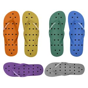 รองเท้าแตะแบบสวมสำหรับอาบน้ำ ผลิตจากวัสดุ PE นุ่มพิเศษ แห้งเร็ว มีรูระบายน้ำรูปหัวใจ กันลื่น รองเท้าแตะสำหรับห้องน้ำ รองรับการผลิตแบบ OEM จำนวนมาก พร้อมโลโก้ตามสั่ง - Product Image 2