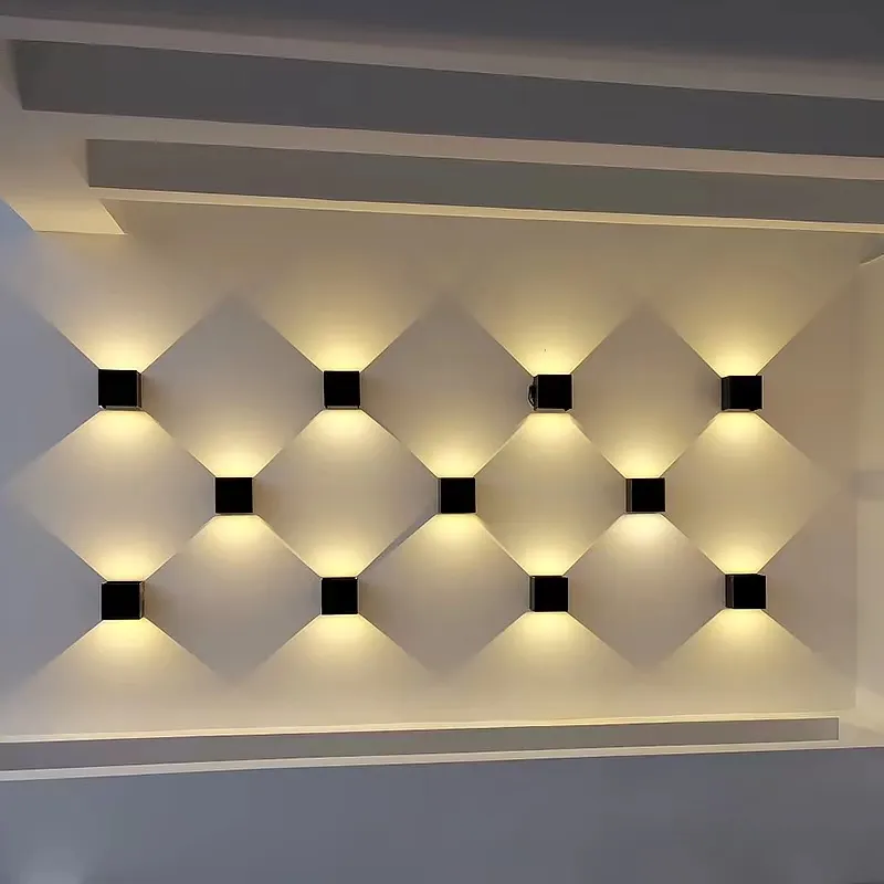 Minimalistische Stijl Outdoor Hotel Corridor Ip65 Waterdicht Verstelbare Hoek Vierkant Op En Neer Lichtgevende Led Wandlampen