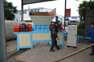 Broyeur à double arbre pour métaux de <span class=keywords><strong>ferraille</strong></span>, carrosseries de voitures, pneus, pièces automobiles, canettes en aluminium, câbles, plastique - Product Image 2