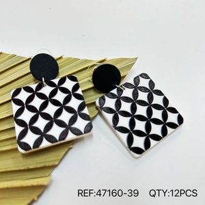 Orecchini a Perno con Motivo Geometrico Quadrato, Resina Acrilica Bianca e Nera, Gioielli alla Moda per Donne - Product Image 1