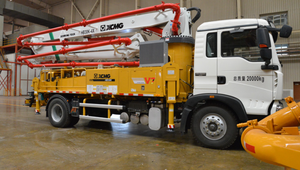 Pompe à béton à flèche montée sur camion XCM-G HB30K 30m avec moteur diesel - Product Image 3