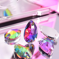 Rhinestones en verre à dos plat de forme goutte d'eau à deux trous de haute qualité pour la couture, à coudre pour robes de mariée