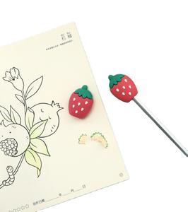 Sacapuntas de PVC creativo para niños con pegamento suave Molde de fresa Tipo mecánico - Product Image 4