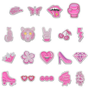 19スタイルホットセールガールパワーピンクサングラスフェミニストソフトエナメルピンブローチ女性用ガールズデコレーション - Product Image 3