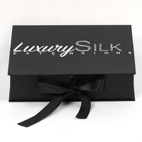 Kotak kemasan bentuk buku magnetik botol parfum perawatan kulit kosmetik hitam mewah Logo kustom dengan lapisan Satin sutra