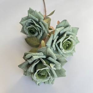 Fleurs artificielles en vrac de type rose impériale à trois têtes : bouquet de mariée, fleur commémorative, décoration d'hôtel - Product Image 5