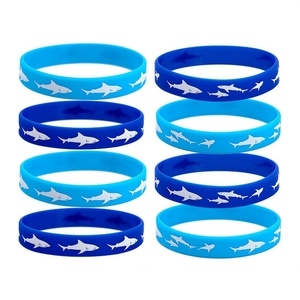 Bracelet en silicone Youmigift Shark Ocean, bracelet à thème requin, bracelet pour fête sur le thème de l'océan, bracelets en caoutchouc pour hommes et femmes - Product Image 1