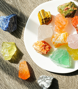 Piedra natural en bruto de 7 Chakras al por mayor, piedras preciosas en bruto curativas irregulares, piedra de cristal de cuarzo rosa - Product Image 6