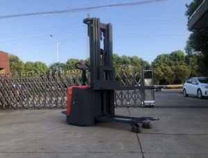 Double Lift 1.5Ton 2 Meter Electric Self Loading Electric Hand Stacker Full Electric 1500kg 2000mm Self Loading Forklift. - Product Image 1