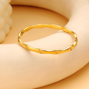 Latest <strong>Light</strong> Luxury Bamboo Shaped Bangles Inlaid Zircon Accessories Bracelet 18 K Gold Plated Stainless Steel Jewelry for Women - Product Image 3
