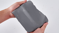 Revêtement d'étanchéité polyuréthane monocomposant à durcissement par l'humidité, moderne, pour la protection contre l'eau, idéal pour les toitures en béton, les terrasses, les murs et les applications extérieures.