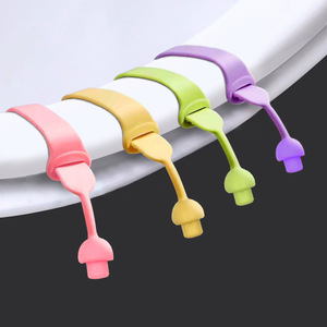 Lève-siège de toilette en silicone, poignée auto-adhésive amovible, couleur unie, accessoire de salle de bain, ouvre-couvercle rabattable rose vert - Product Image 1
