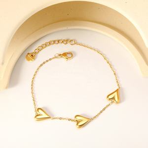 Pulsera de Moda para Mujer, Chapada en Oro de 18K, de Acero Inoxidable, con Dije de Corazón, Resistente al Agua, Moderna, Antideslustre - Product Image 3