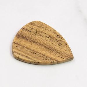 Regalo per il 5° Anniversario per Lui: Plettro per <span class=keywords><strong>Chitarra</strong></span> in Legno d'Ulivo Naturale Lucidato, Artigianato in Legno Ecologico Incidibile per Halloween - Product Image 4