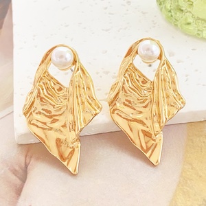 2026 Trendy takı-düzensiz geometrik abartılı küpeler-inci moda yüklü çekicilik-kadın küpe - Product Image 2