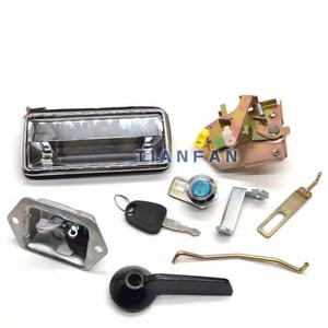 Graafmachineonderdelen Voor <span class=keywords><strong>Takeuchi</strong></span> 60/70/175/<span class=keywords><strong>150</strong></span>/160 Cabine Deurslot Montage Binnenhendel Buitenste Handgreep Slotblok Cilinderslot - Product Image 1