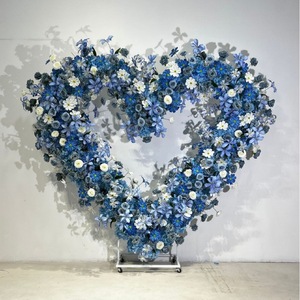 Arco de flores azul con forma de corazón, arco de rosas para decoración de eventos. - Product Image 1