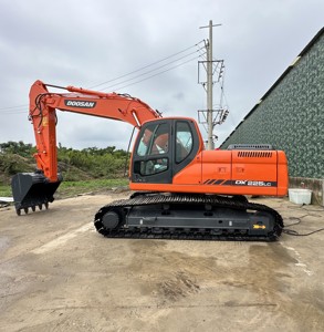 รถขุด Doosan DX22LC DX225 มือสองสภาพ 90% พร้อมเครื่องยนต์ที่ใช้งานได้ดี มีสินค้าในสต็อก รถขุด Develon Doosan DX225LCA สำหรับงานหนัก กำลังลดราคา - Product Image 3