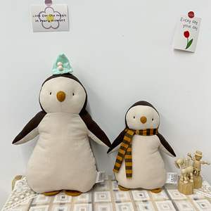 Doudou original en tissu de lin en forme de petit pingouin avec rembourrage en coton PP pour cadeau de Noël ou d'anniversaire bébé 0-24 mois - Product Image 5