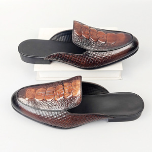 Fashion Men's Genuine Leather Closed Toe Mules Anti Slip Rubber Outsole All Seasons <b>Clogs</b> - Product Image 4